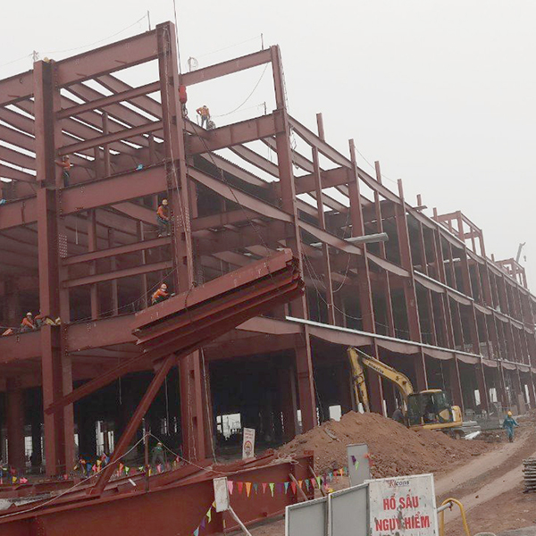 Prefabricated steel building